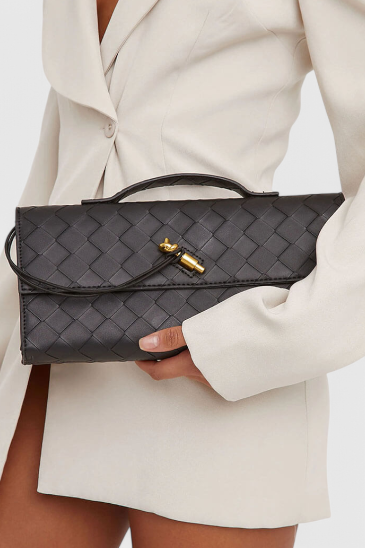 Melanie | Clutch con Detalle de Nudo Dorado